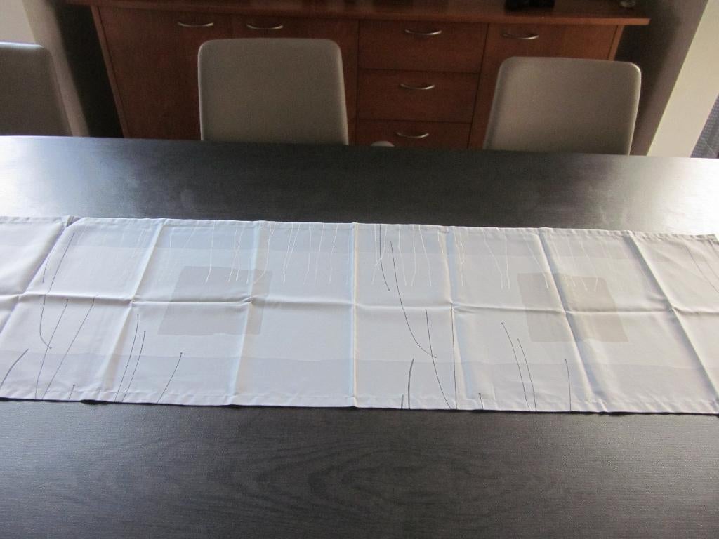 grijs design tafelloper, Maison & Meubles, Cuisine | Linge de cuisine, Enlèvement ou Envoi, Utilisé, Gris, Nappe ou Toile cirée