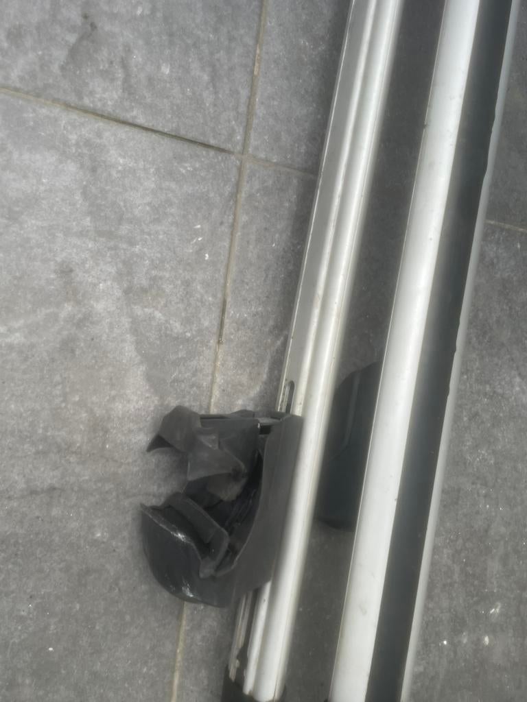 Barre de toit d’origine thule pour  volwagen  sharan 2016à, Enlèvement ou Envoi, Comme neuf