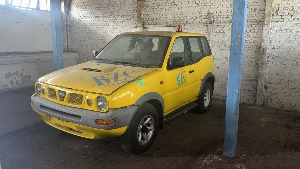 Nissan Terrano 4x4 – Geel – Voor Onderdelen of Opmaak, Autos, Nissan, Achat, Boîte manuelle, Attache-remorque, Diesel