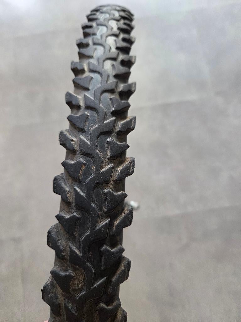 pneu vélo mesure 26  1.75, Fietsen en Brommers, Fietsonderdelen, Ophalen of Verzenden, Band