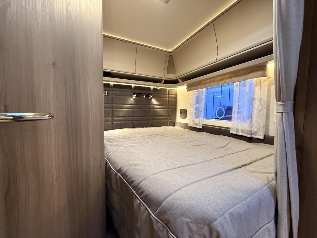 Kabe Imperial 600 DCXL, Jusqu'à 4, 6 à 7 mètres, Kabe, Banquette en rond