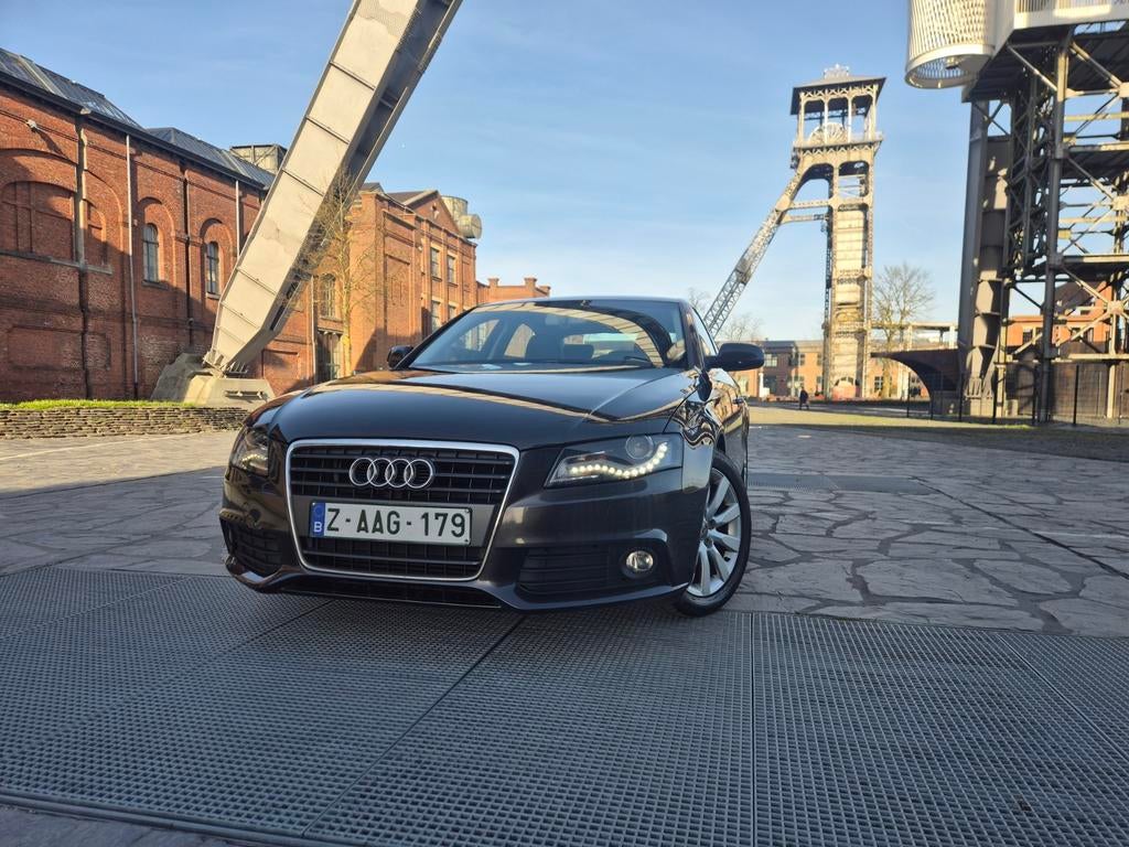 AUDI A4 2.0 TDI TOPSTAAT EERSTE EIGENAAR ( NAVI,LEDER), Auto's, Zwart, 4 cilinders, A4, Zwart