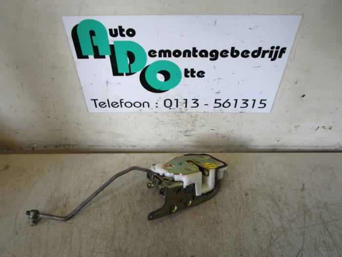 Serrure portière mécanique 2portes gauche d'un Honda Civic, Autos : Pièces & Accessoires, Carrosserie & Tôlerie, Honda, -, 3 mois de garantie