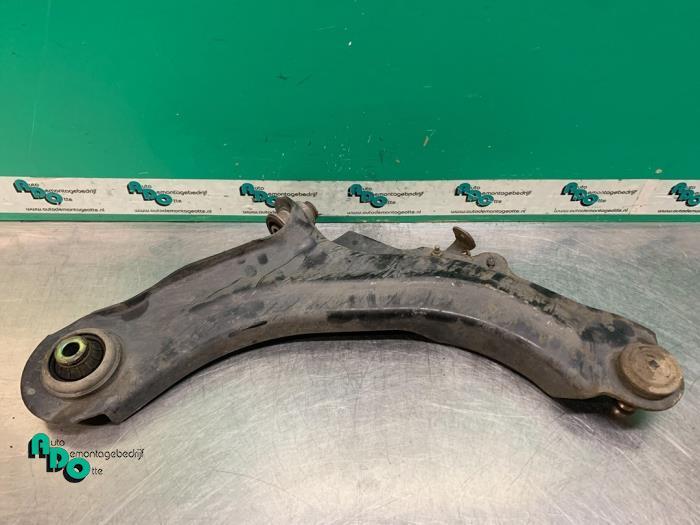 Draagarm links-voor van een Renault Megane (Megane 2 02-), Auto-onderdelen, Gebruikt, -, Renault, -