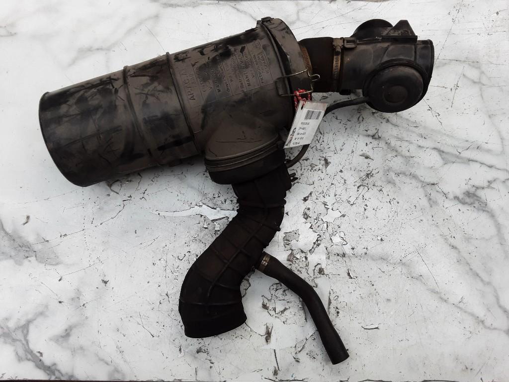 FILTRE À AIR Peugeot 205 II (20A / C) (01-1987/09-1998), Mevr. I. Hauben, Utilisé, Rue de l'Espoir 34 34
4030  GRIVEGNÉE, BE, Info@Collignon.be