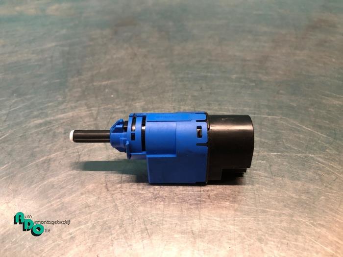 Interrupteur embrayage d'un Renault Clio (Clio 4 12-), Autos : Pièces & Accessoires, Renault, -, 3 mois de garantie, Utilisé