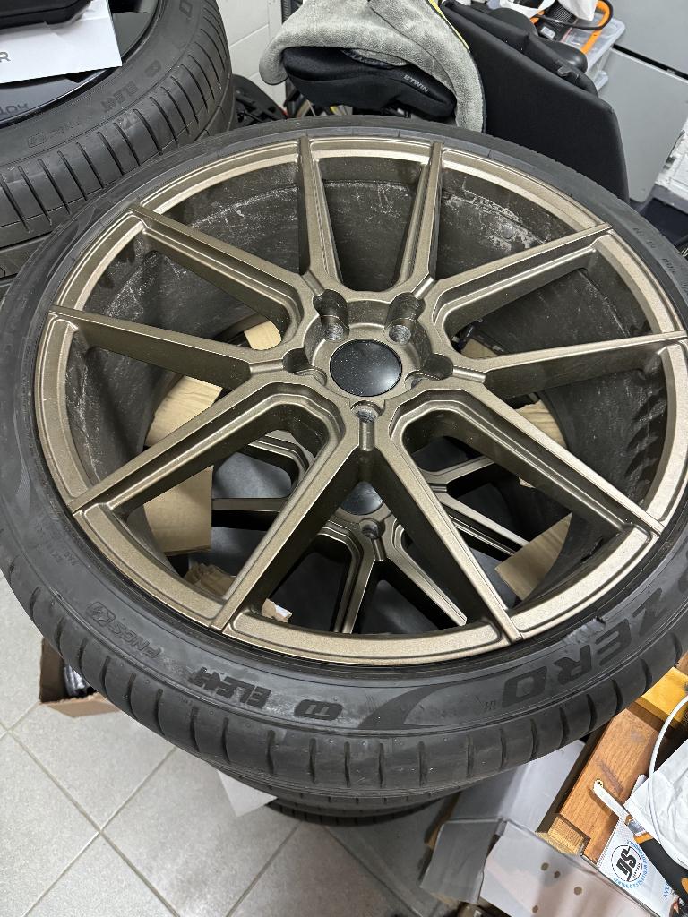 Jantes 21 pouces Japan Racing pour TESLA Model Y, Véhicule de tourisme, 21 pouces, Enlèvement, Utilisé