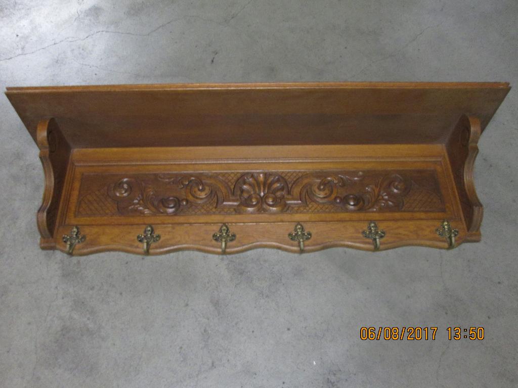 Archelle en chêne.  Bois sculpté., Enlèvement