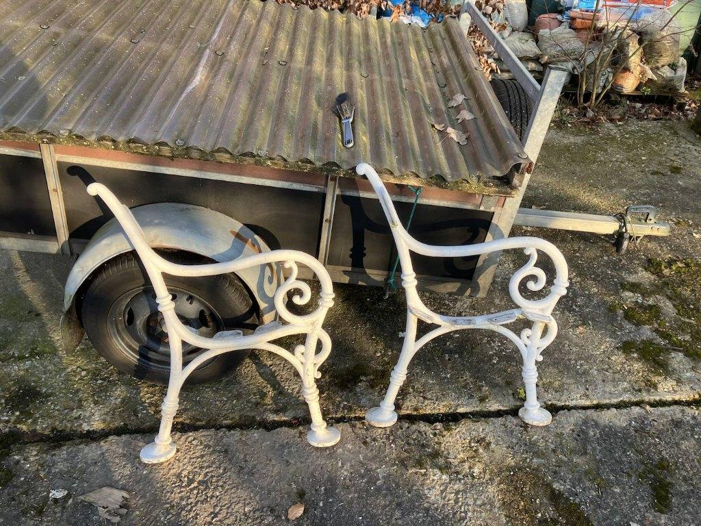 banc de jardins en fonte ( paire de pieds), Jardin & Terrasse, Bancs de jardin, Enlèvement, Comme neuf, Métal