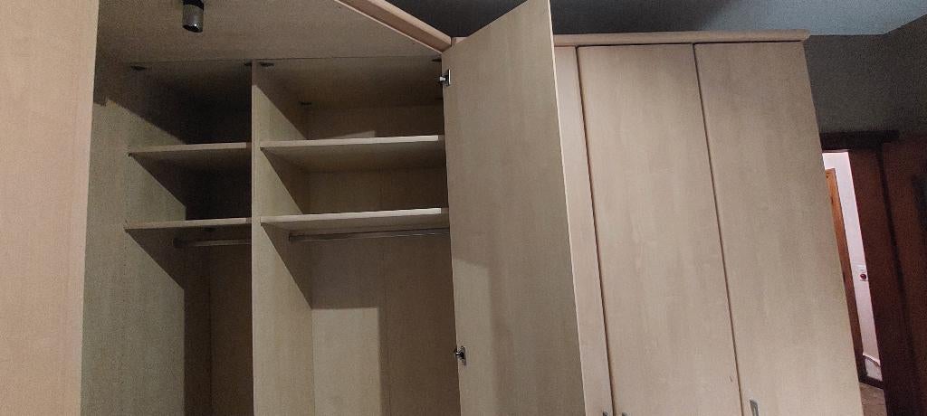 Kasten en hoekkast, Ophalen