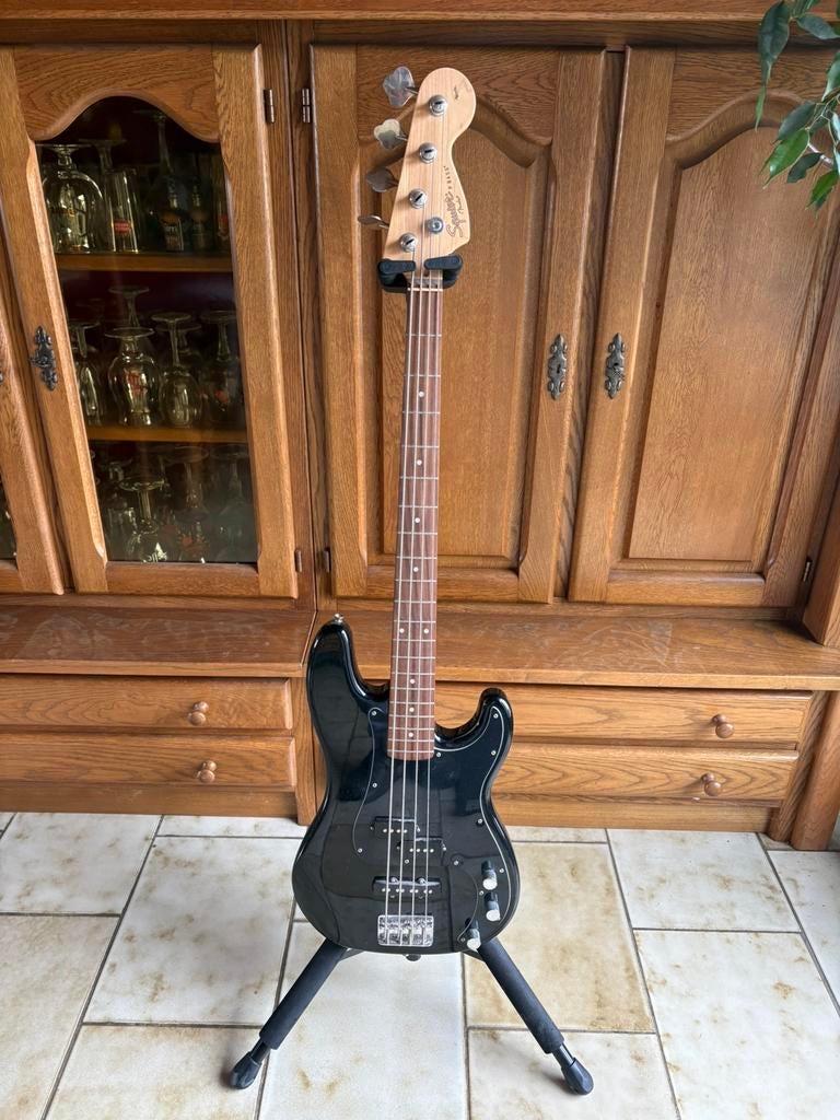 Squire basgitaar, Muziek en Instrumenten, Snaarinstrumenten | Gitaren | Bas, Ophalen, Gebruikt, Elektrisch