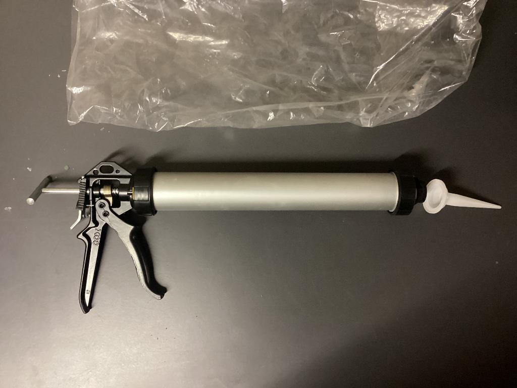 Een COX silicone handpomp., Ophalen, Nieuw