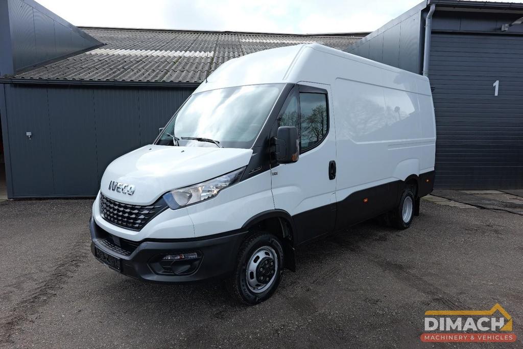 Iveco Daily 35C14 35C14 Daily - trekhaak - 60000km - L2H2 -, Auto's, Bestelwagens en Lichte vracht, Cruise Control, Iveco, Wit