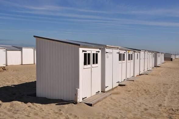 Strandcabine met wat werk aan, Ophalen