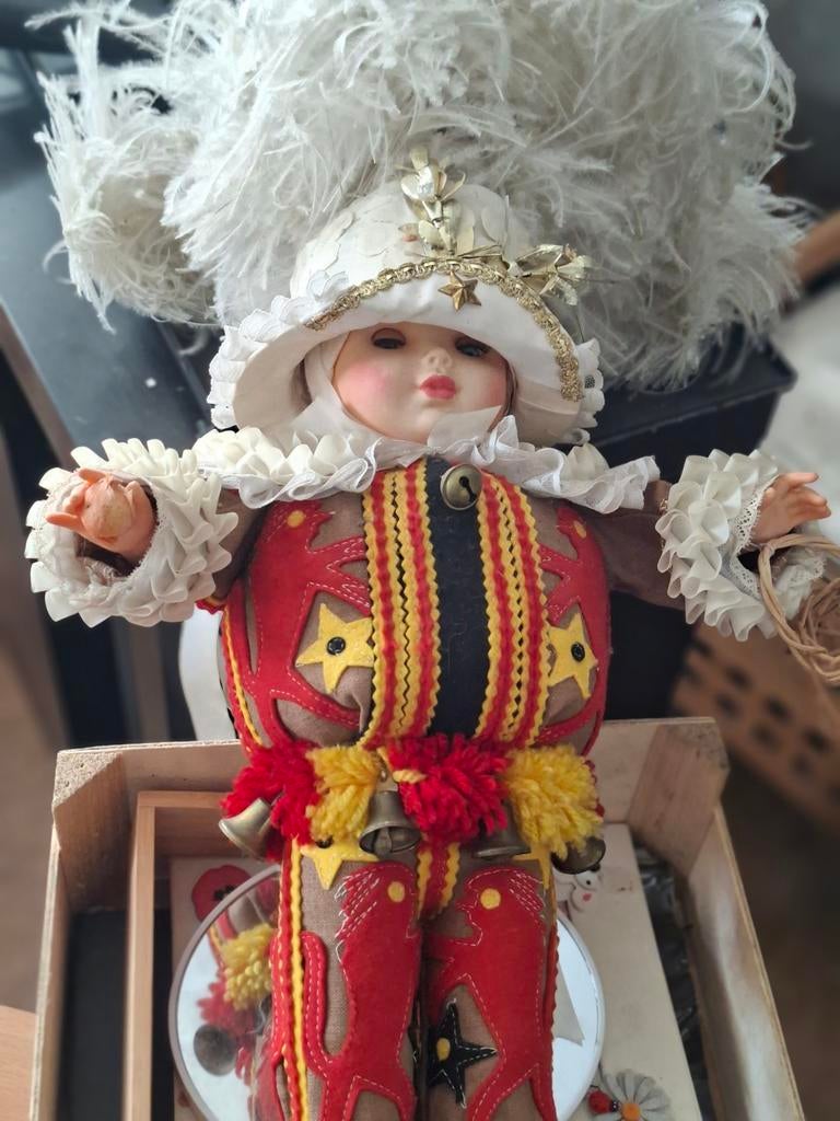 Différentes affaires du carnaval, Utilisé, 104 ou plus petit, Garçon ou Fille