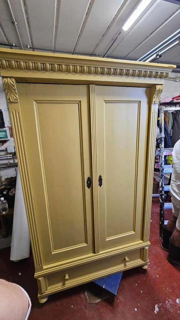 GRATIS houten kleerkast geverfd, Huis en Inrichting, Kasten | Kleerkasten, Ophalen