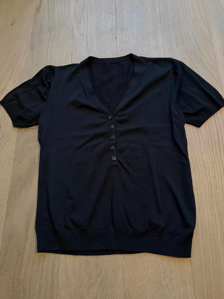 Zwart t shirt met knoopjes, Kleding | Dames, T-shirts, Zwart, Ophalen of Verzenden, Zo goed als nieuw, Korte mouw