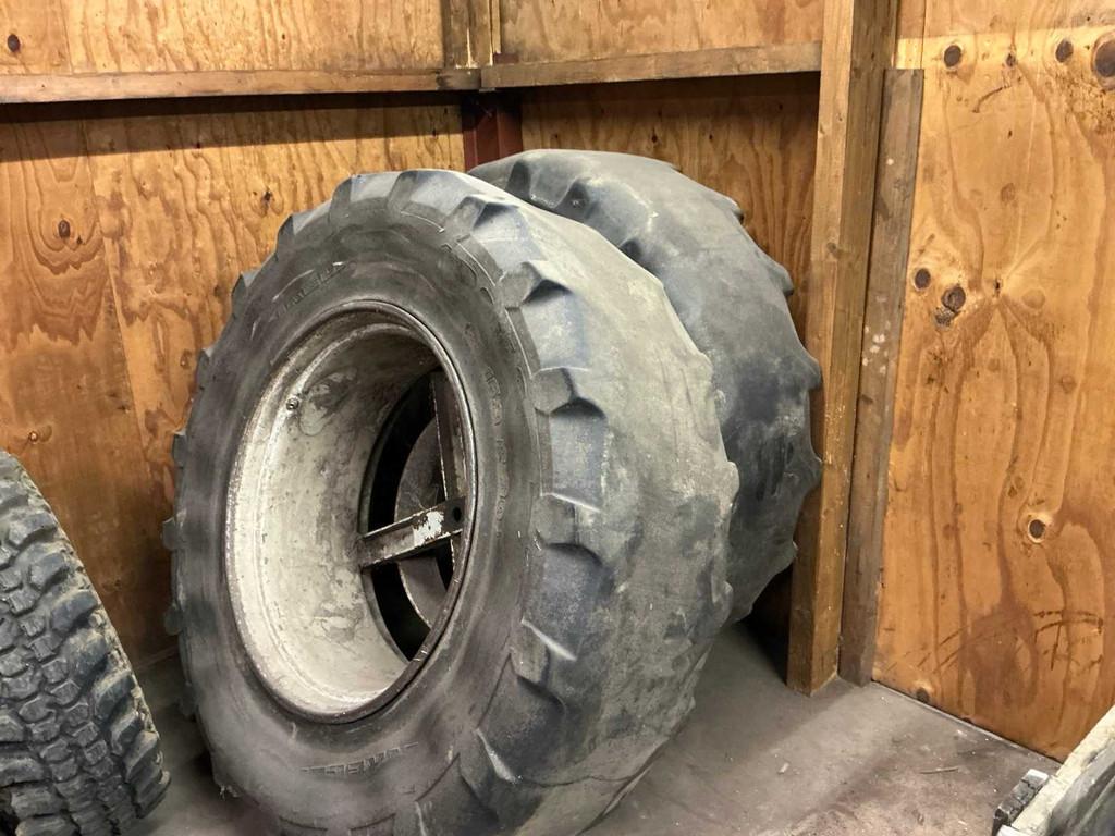 Pirelli / Michelin Double pneu, jante et jante, Articles professionnels