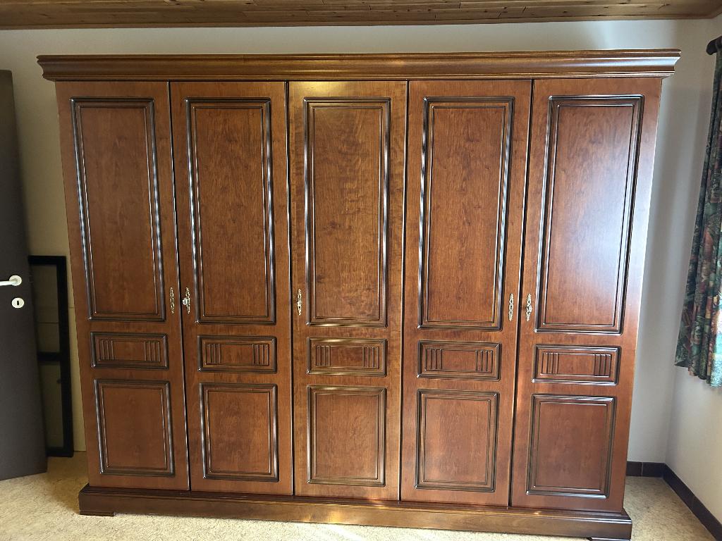 armoire en merisier massif,, Maison & Meubles, Avec tablette(s), 200 cm ou plus, Cerisier, Comme neuf