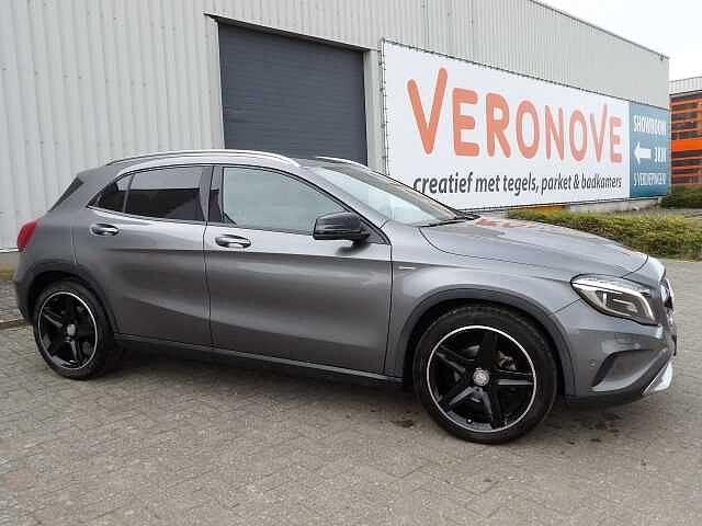 Mercedes-Benz GLA 200 d  Edition1, Autos, Mercedes-Benz, Argent ou Gris, Achat, Entreprise, Boîte manuelle