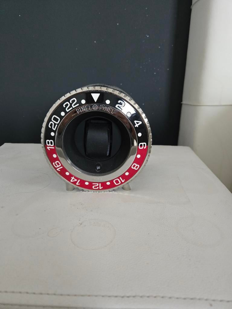 Remontoir pour montre, de la marque Pinel, Cuir