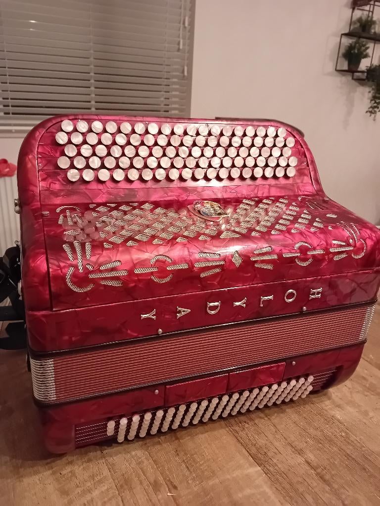 Knopaccordeon chromatisch c systeem, Muziek en Instrumenten, Accordeons, Gebruikt, Knopaccordeon, 120-bas, Overige merken, Met koffer