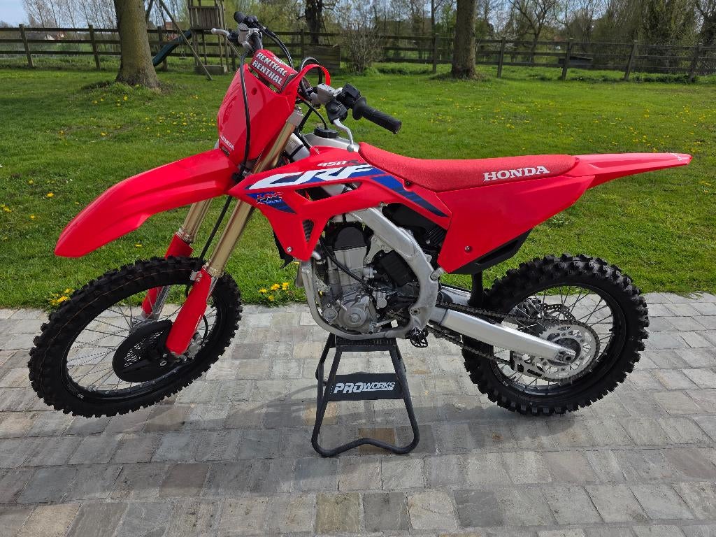 Honda CRF450 2024 En parfait état, Motos, Motos | Honda, Plus de 35 kW, Moto de cross, Contrôle de traction, Neuf