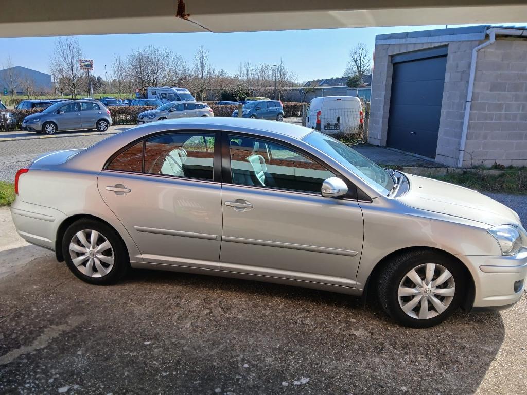 Toyota avensis, Autos, Toyota, Cuir, Argent ou Gris, Achat, Avensis