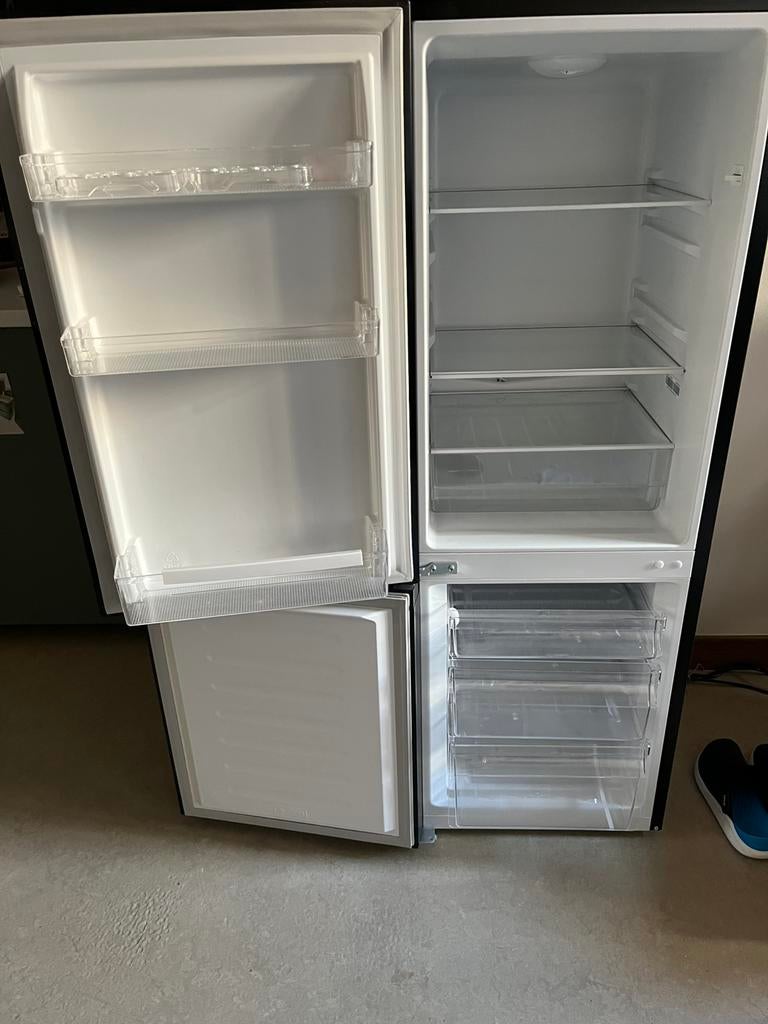 Combinaison réfrigérateur/congélateur comme neuve (2 ans), Electroménager, Enlèvement, Comme neuf