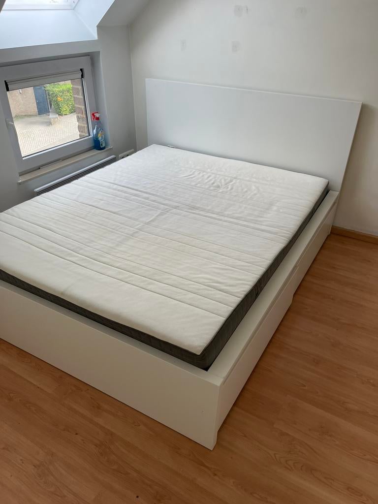 LIT IKEA Malm avec 2 rangements + sommier + matelas, Comme neuf, Enlèvement, 200 cm, Blanc