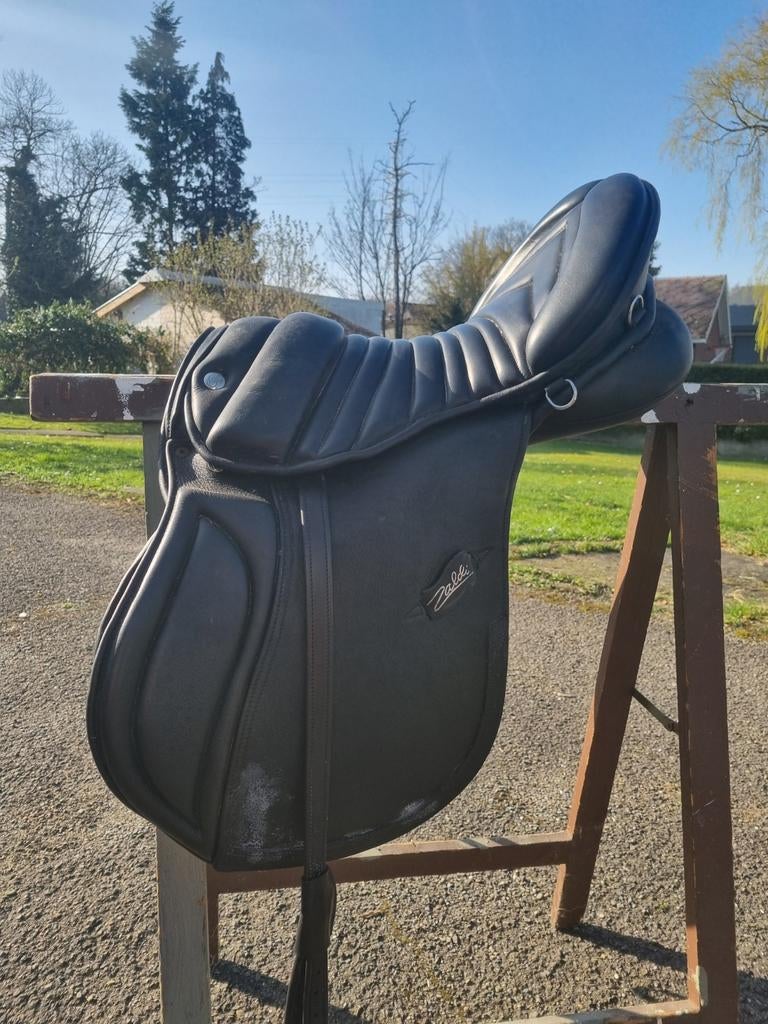 Selle Zaldi 17,5 pouces, Animaux & Accessoires, Enlèvement
