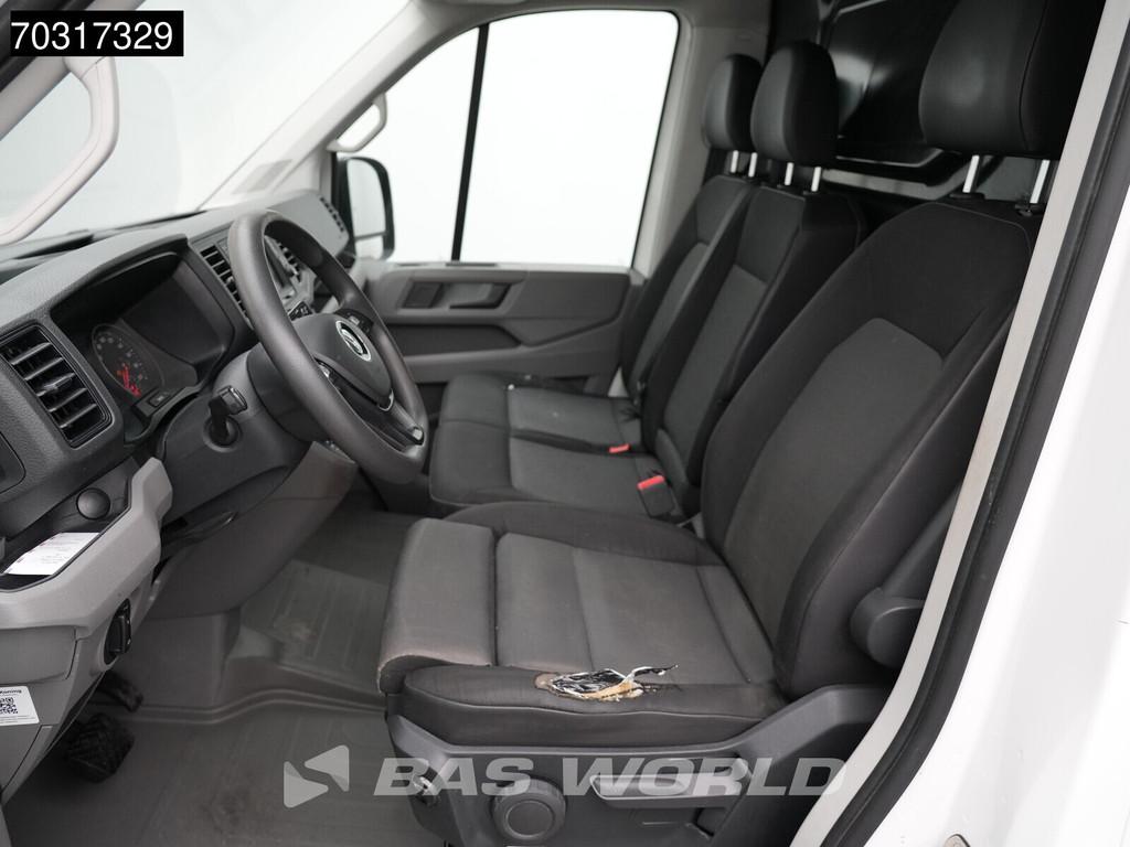 Volkswagen Crafter 140pk Automaat L4H3 Trekhaak ACC Airco Cr, Auto's, Bestelwagens en Lichte vracht, Automaat, Stof, Gebruikt