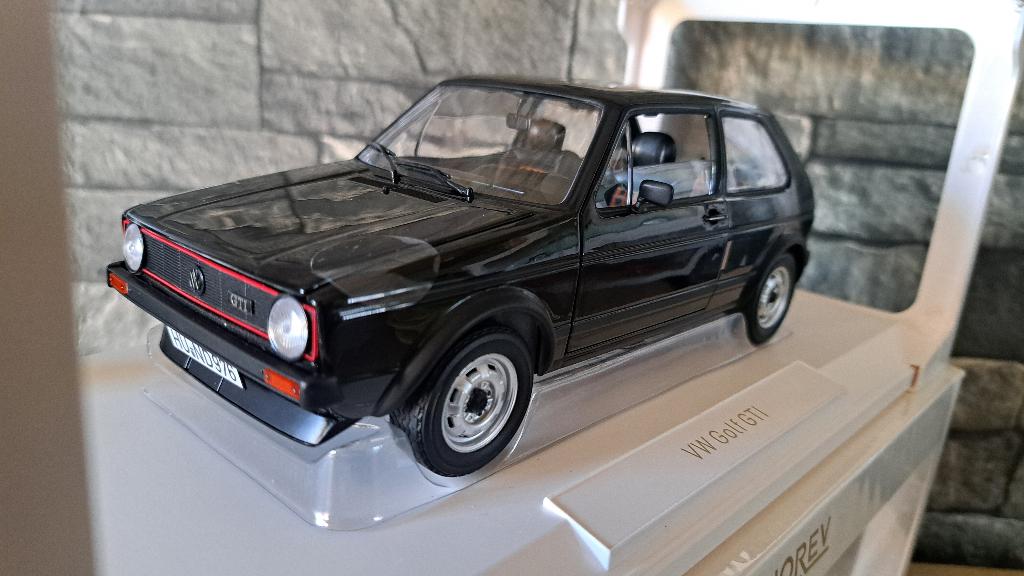 Vw Volkswagen golf mk1 GTI 1976 1/18éme, Hobby & Loisirs créatifs, Neuf, Enlèvement ou Envoi, Voiture, Norev