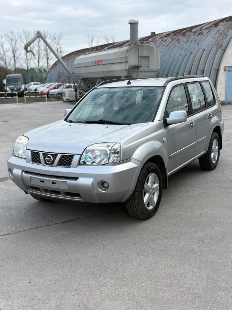 NISSAN X-TRAIL 2.2 DIESEL 4X2, Autos, Argent ou Gris, Achat, Boîte manuelle, 5 portes