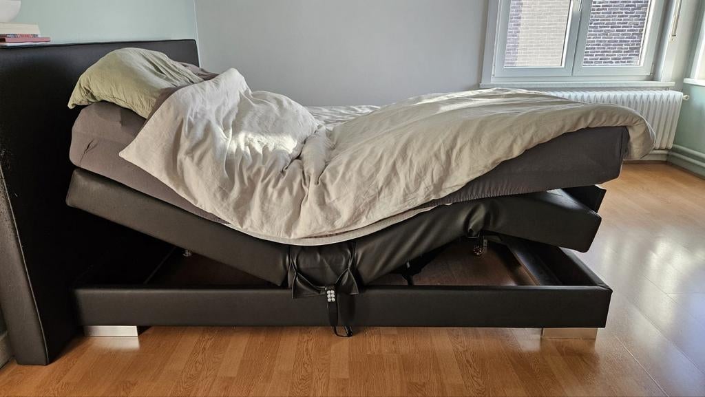 Gratis electrische boxspring in leder, zonder matras., Ophalen