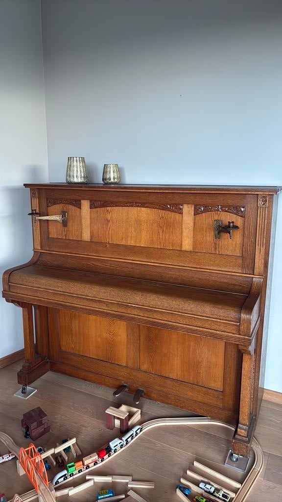 Akoestische buffet piano, Muziek en Instrumenten, Ophalen, Gebruikt, Bruin, Piano