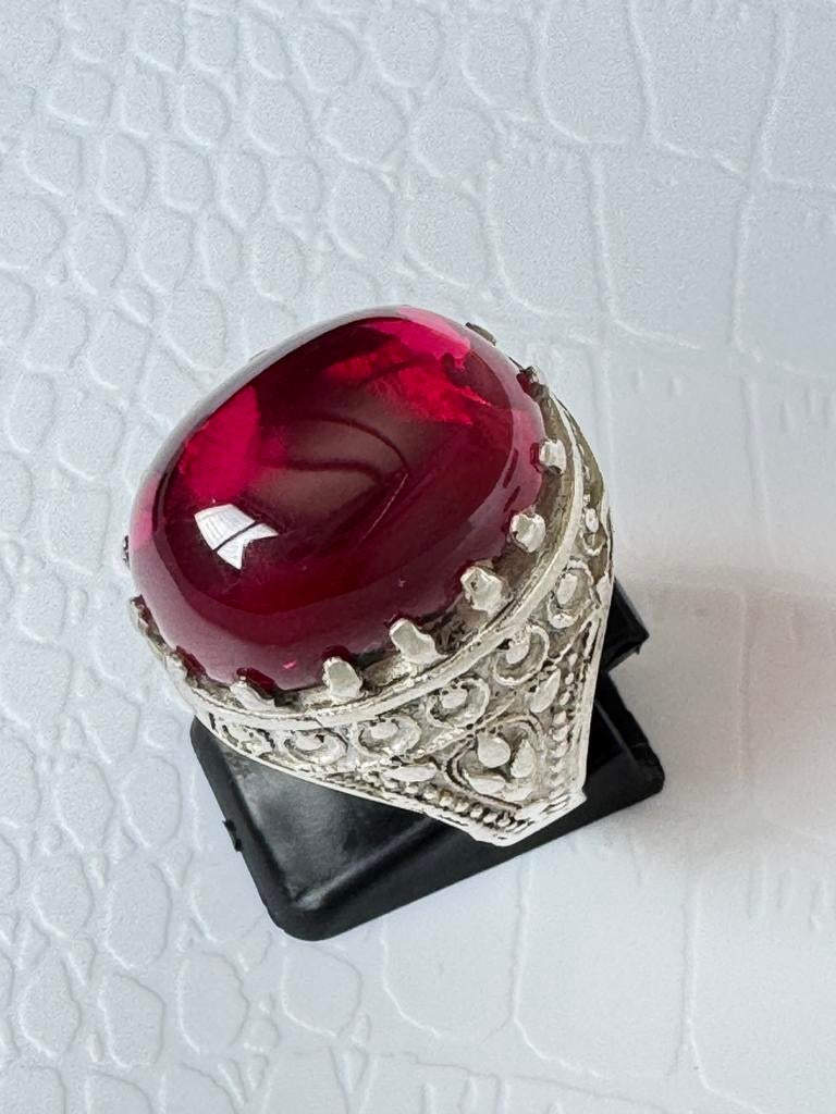 Bague en argent avec rubis, Bijoux, Sacs & Beauté, Comme neuf, Enlèvement, Avec pierre précieuse, Homme