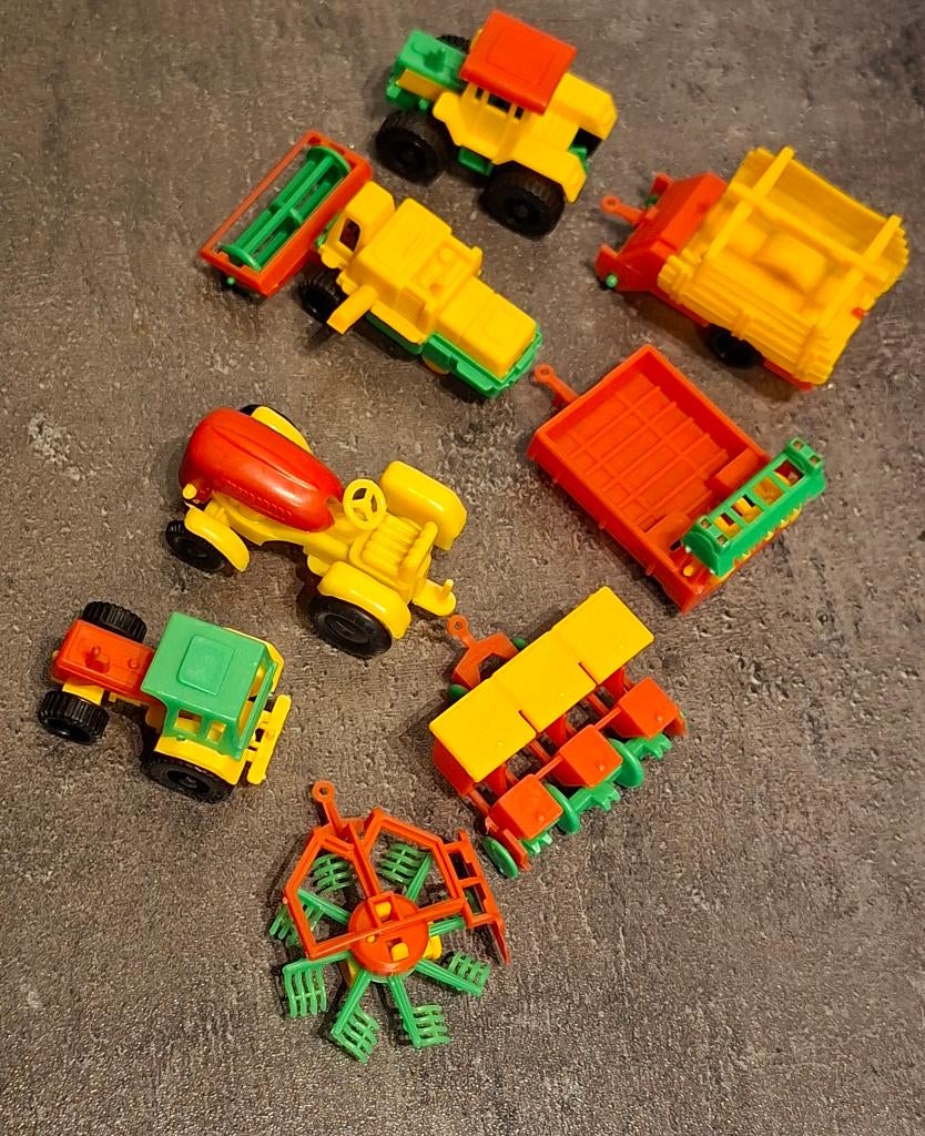 8 machines agricoles miniatures anciennes, Collections, Enlèvement ou Envoi, Comme neuf