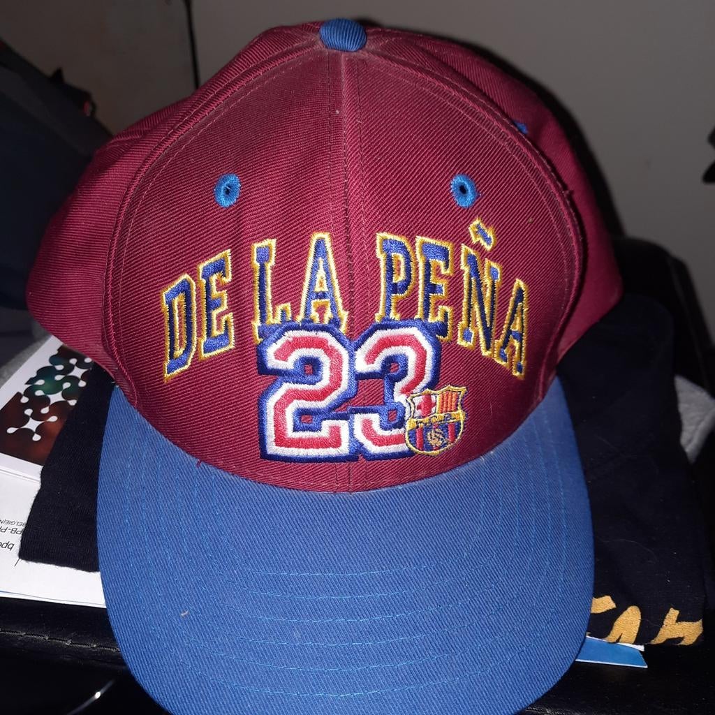 Barcelona pet van De La Peña . Alle maten . Verstelbaar ., Ophalen of Verzenden, Zo goed als nieuw