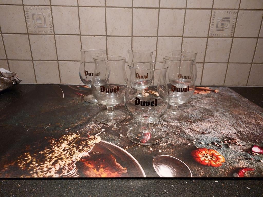 Ensemble de lunettes du diable, Enlèvement ou Envoi, Comme neuf, Verre à bière