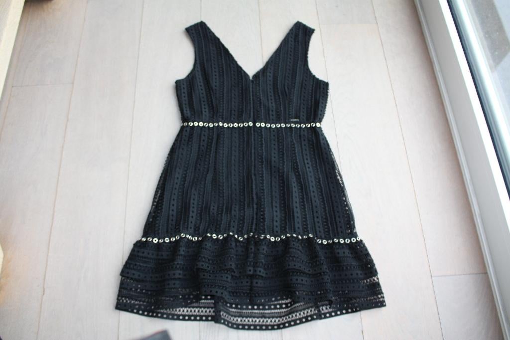 Mooi romantische zwart jurkje van Guess, met kant, maat S, Kleding | Dames, Jurken, Zo goed als nieuw, Maat 36 (S), Zwart, Boven de knie