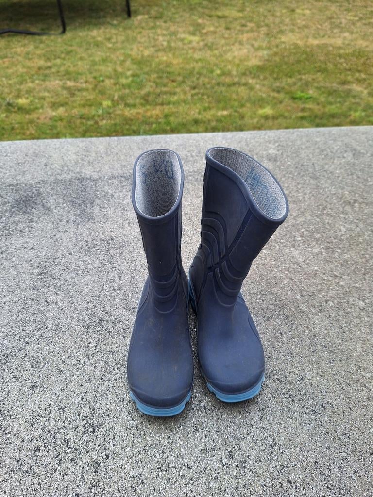 Bottes en caoutchouc 32-33 et chaussons de gymnastique 32, Enfants & Bébés, Enlèvement ou Envoi, Comme neuf, Bottes