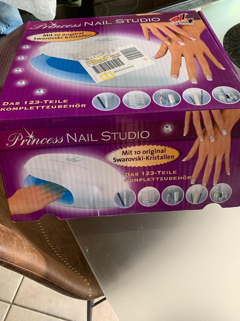 Nail studio, Ophalen
