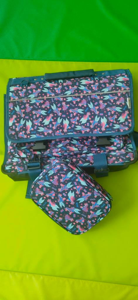 Cartable+ plumier assorti "kangourou", Enlèvement