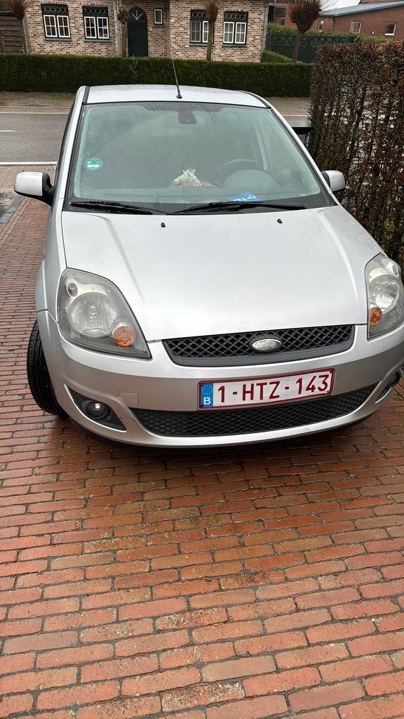 Ford fiesta 2007 1.4 tdci 195000km  1.ste einginear, Argent ou Gris, Achat, Boîte manuelle, Diesel