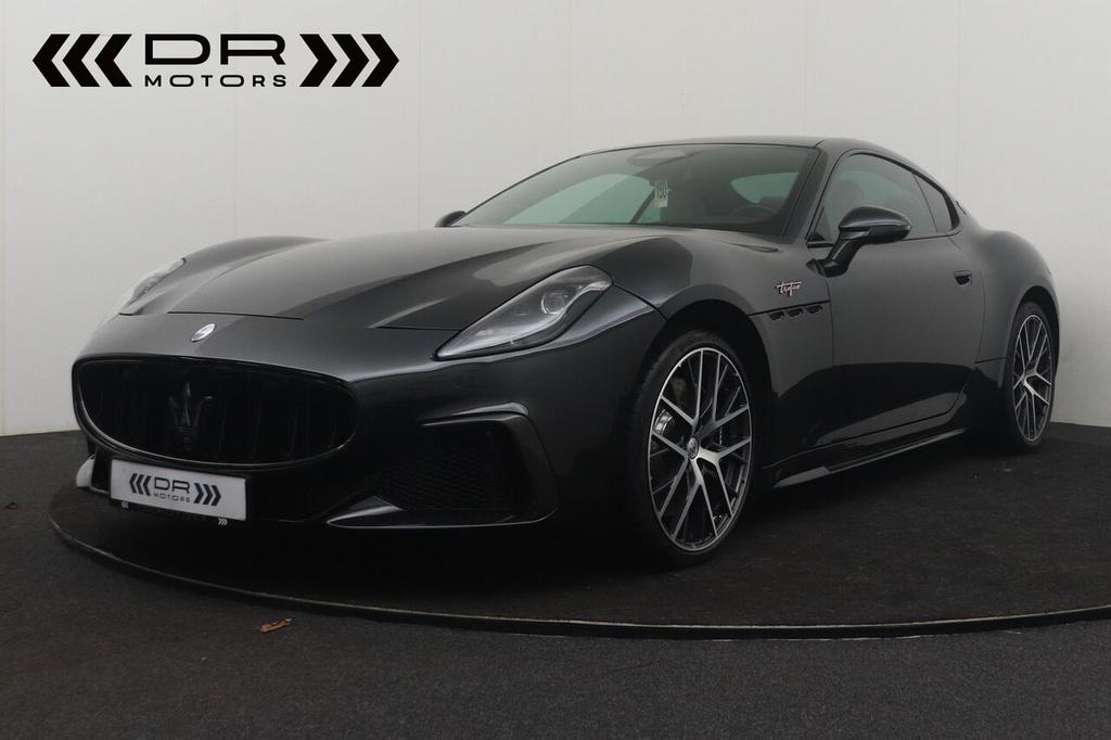 Maserati GranTurismo TROFEO 549HP 4WD 3.0V6 - ADAS PACKAGE, Auto's, Maserati, 4 zetels, Zwart, Bedrijf, 2 deurs