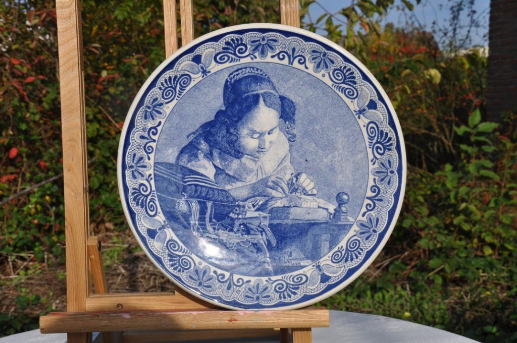 plat mural delft  decor dentelière  (46), Enlèvement ou Envoi