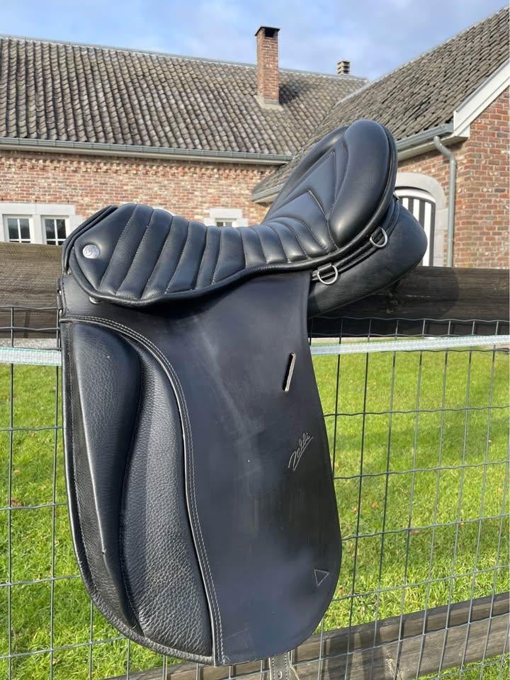 Selle dressage rando Zaldi royale police 17.5'', Animaux & Accessoires, Enlèvement, Comme neuf, Dressage