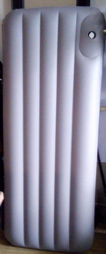 Nieuwe Intex matras voor 1 persoon, zelfopblazend met geïnte, Ophalen of Verzenden, Ingebouwde pomp, Zo goed als nieuw, 1-persoons