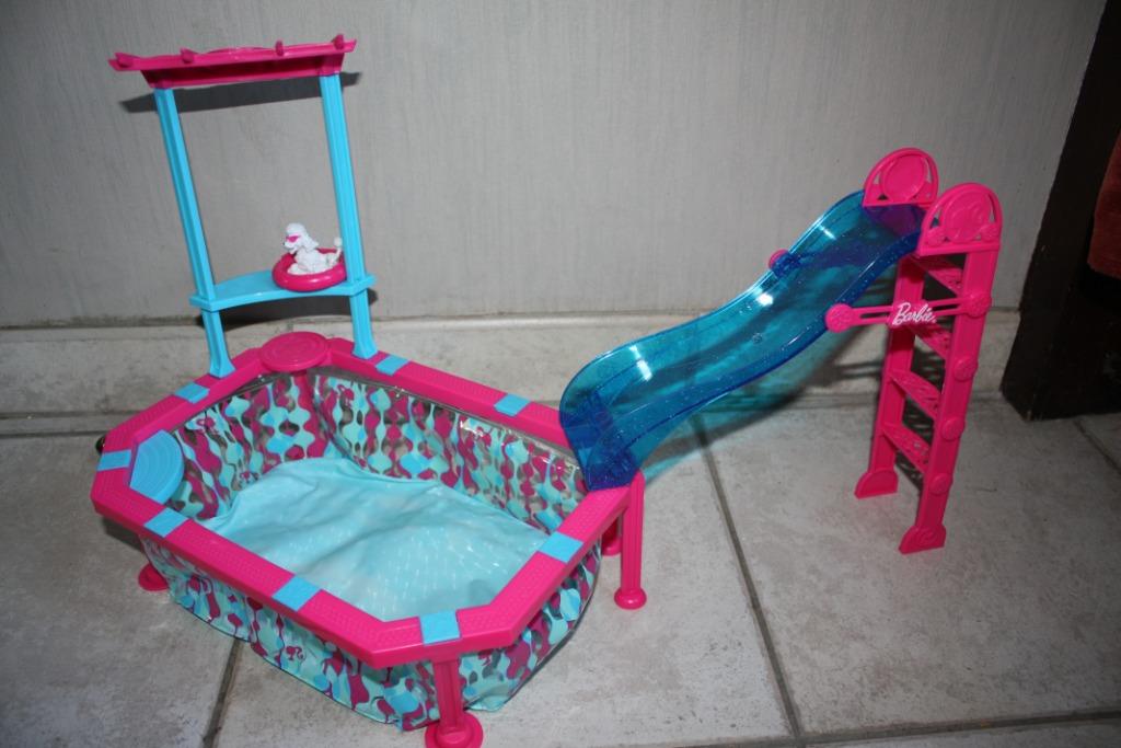 Mattel Barbie zwembad met hond, Enfants & Bébés, Jouets | Poupées, Enlèvement ou Envoi, Comme neuf, Barbie